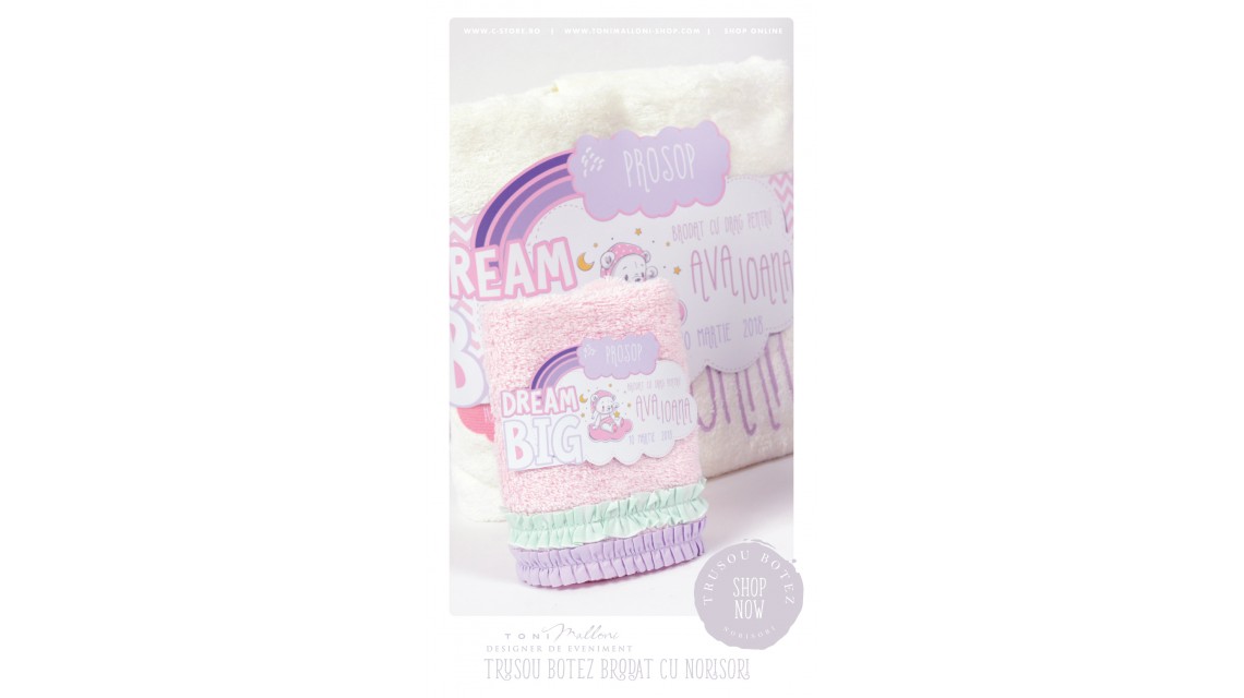 Trusou de botez personalizat si brodat cu norisori pufosi si ursuleti pentru fete, Dream big little girl 14